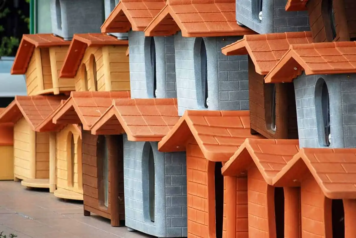 How to Insulate a Plastic Dog House Pawscessories